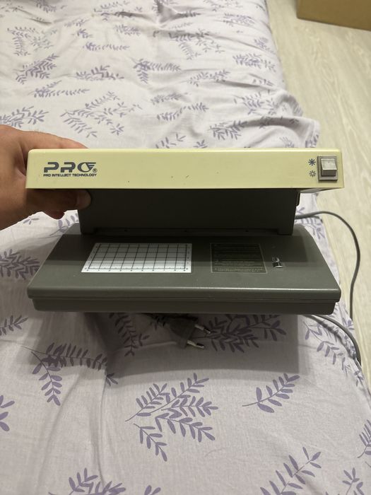 Лампа для проверки купюр