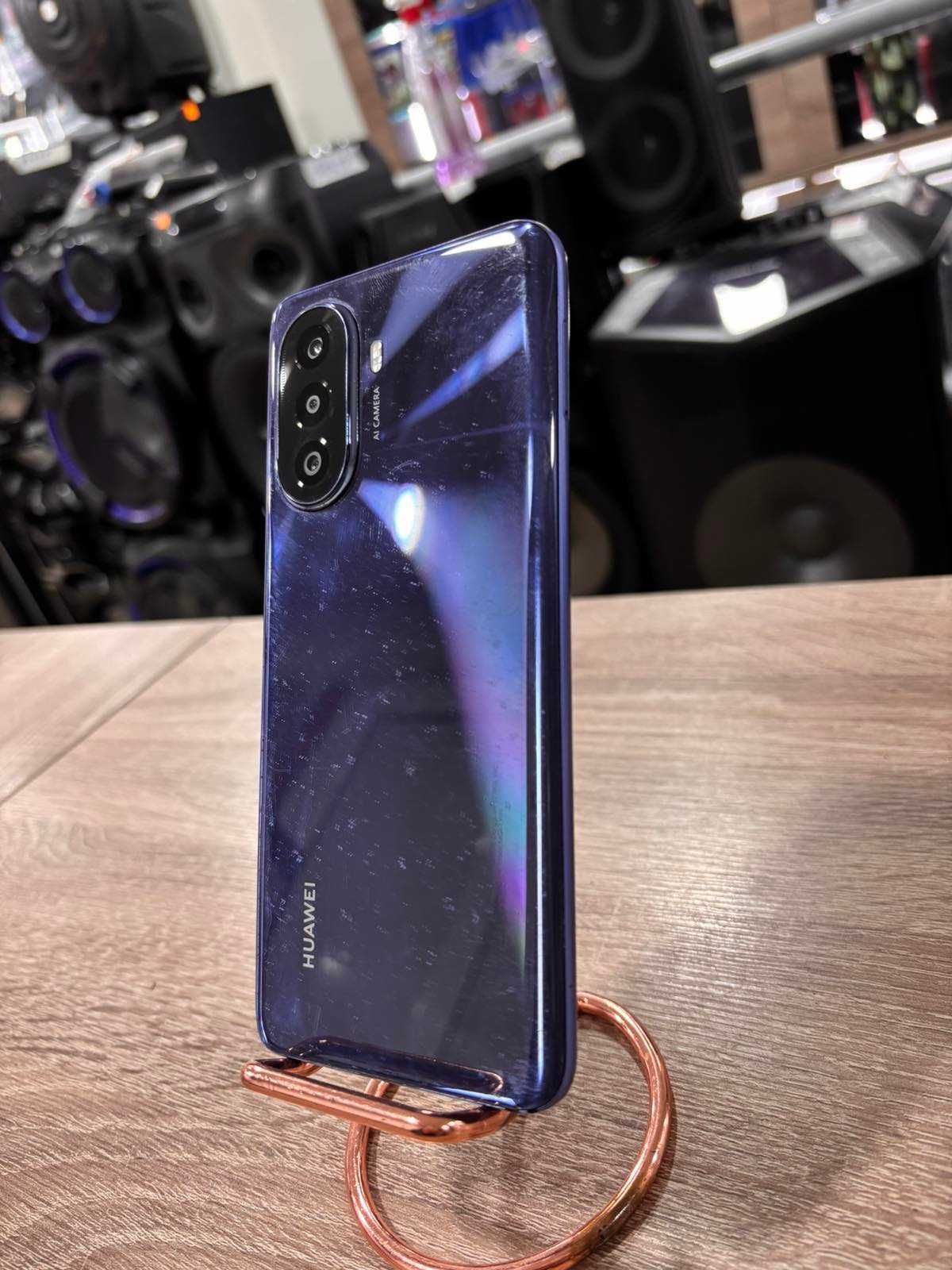 Предлагам ви Мобилен Телефон Huawei Nova Y70