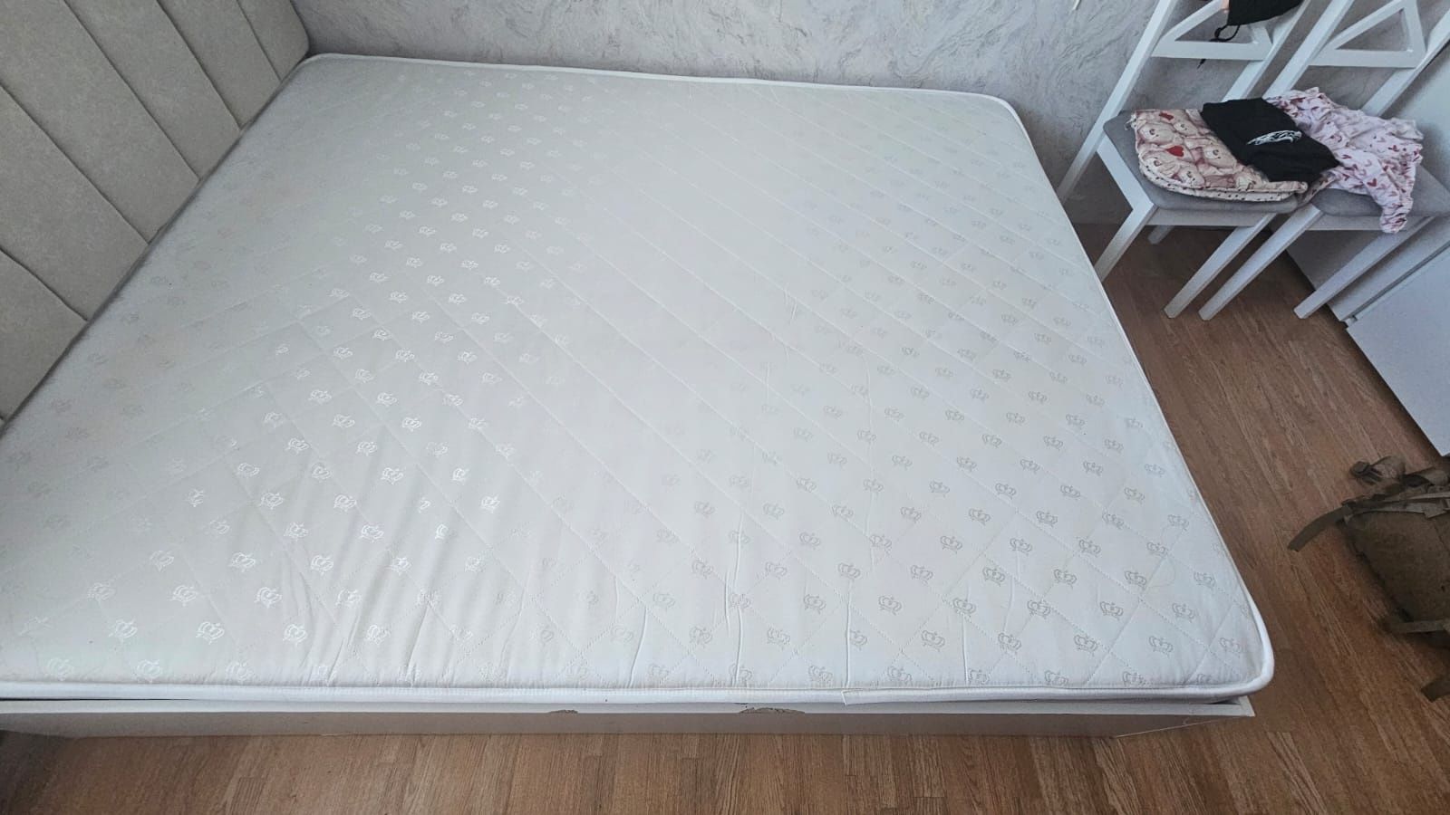 Срочно Продам кровать двухспалку с матрасом