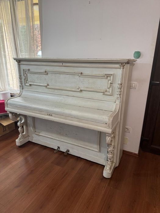 Vand pianina dezacordata!