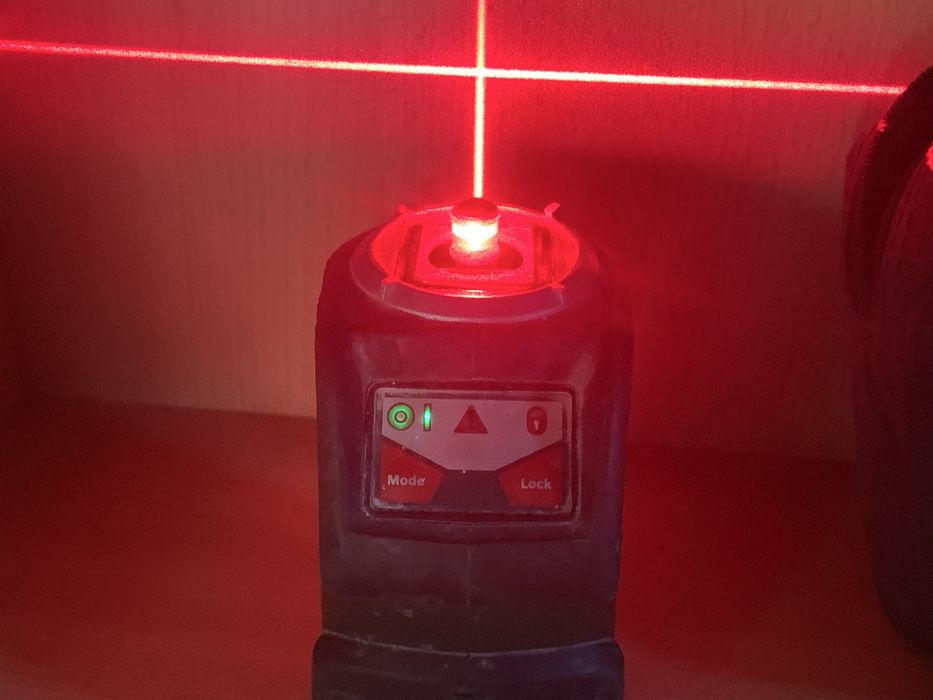 Laser Bosch PLL 360 – Funcționează Perfect – Preț Bun!