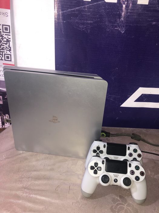 Playstation 4 Slim 1Tb Silver Sotiladi