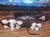 Ghete de fotbal ADIDAS.