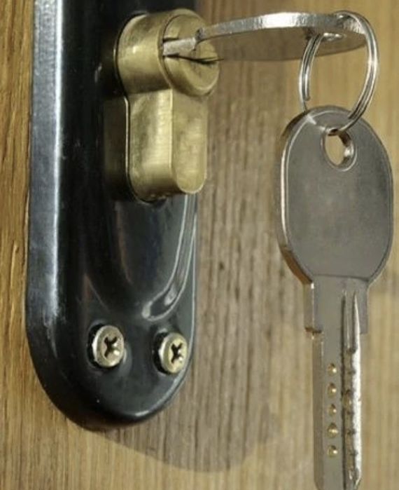 Locksmith 24h/Deblocari Usi Non-Stop/Reparații uși/Deblocare Usi/