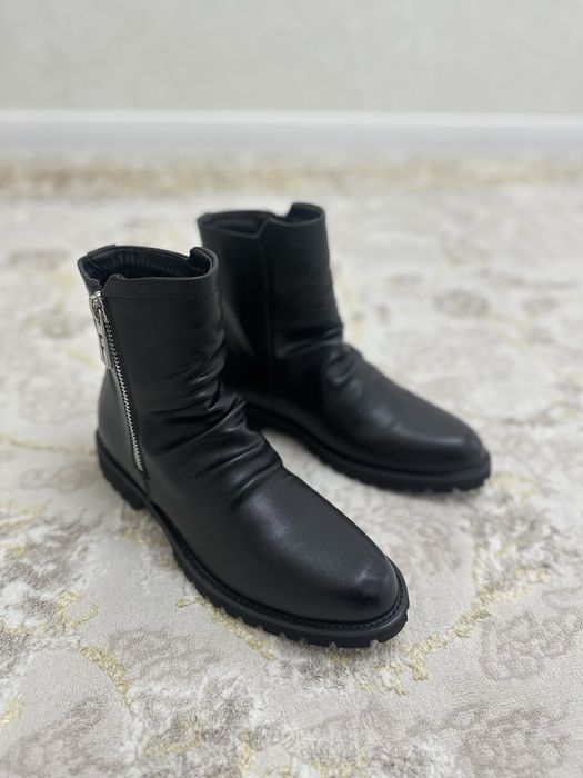 Ер адамға етік/Сапоги