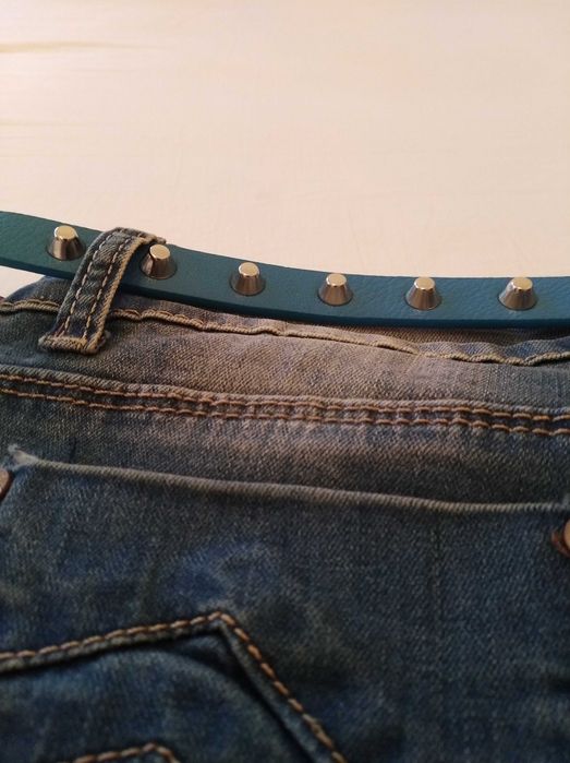 Продавам дамски дънки