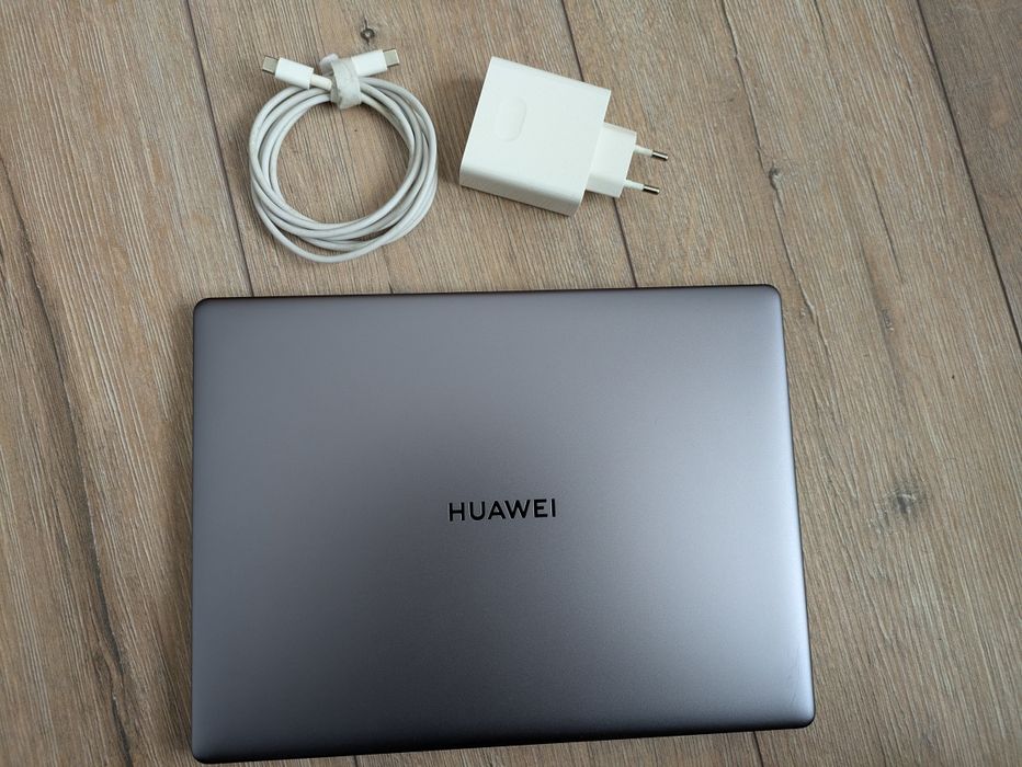 Huawei Matebook 13 AMD 3700U 16GB RAM