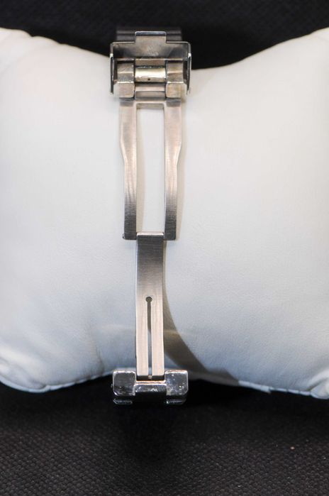 Швейцарски дамски часовник с 94 диаманта - Paul Picot  - Méditerranée