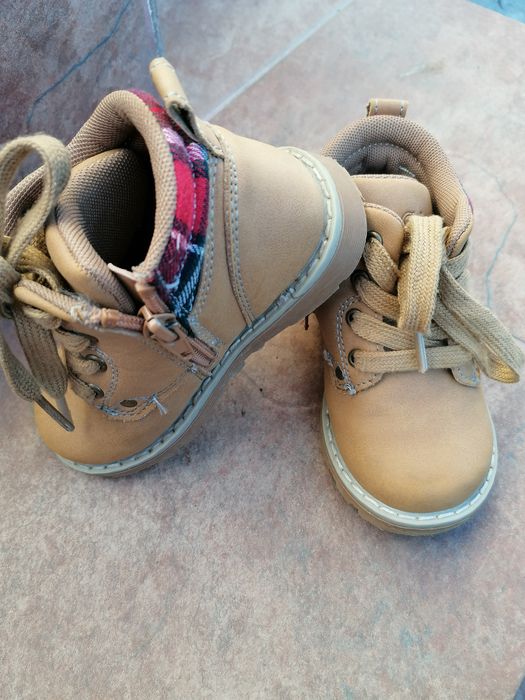 Ghetuțe băieți chicco 70 ron