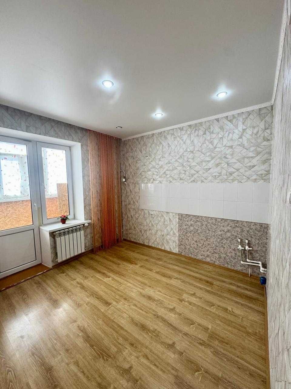 Продаётся: 2 комн. квартира