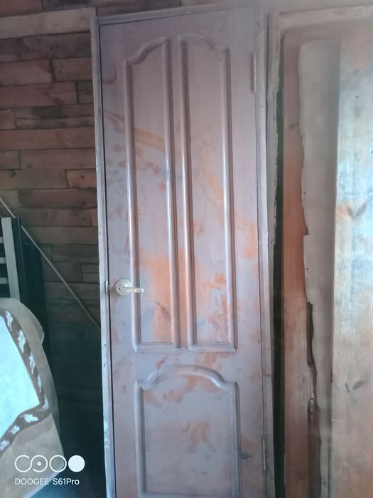 Продам двери межкомнатные. С косяком и обналичкой