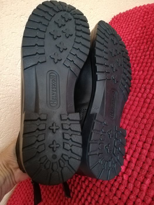 Ghete piele naturala Helvesko nr 37