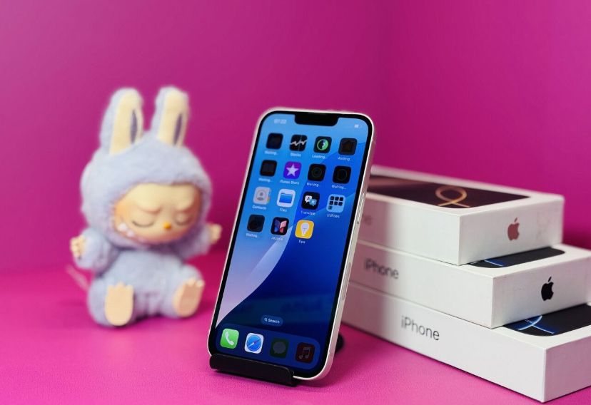 iPhone 13 128Gb с гарантией