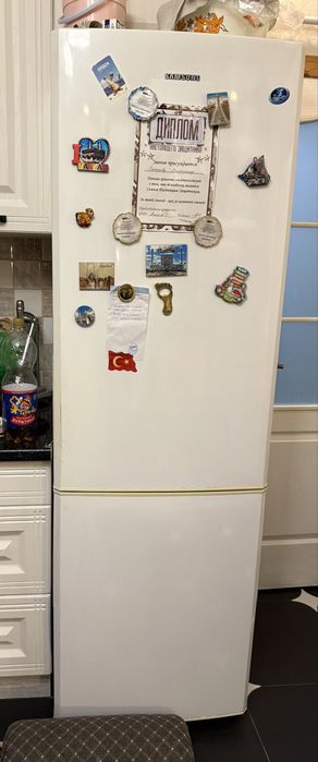 Холодильник Samsung
