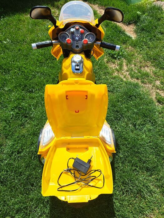 Музикален детски мотор с акумулаторна батерия