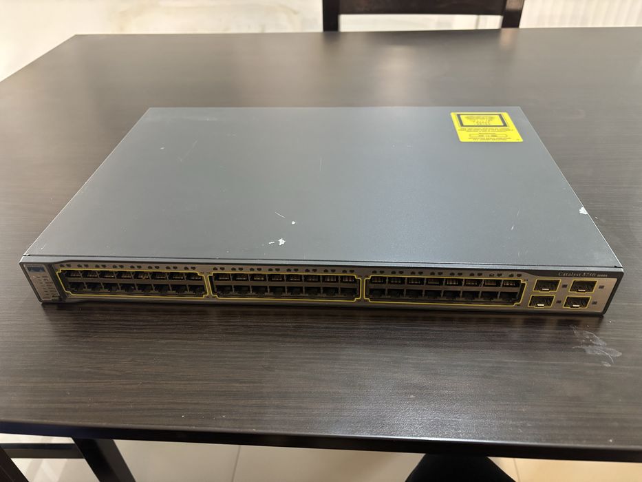 Cisco Catalyst 3750-48TS-S – 48 porturi, 4x SFP, StackWise