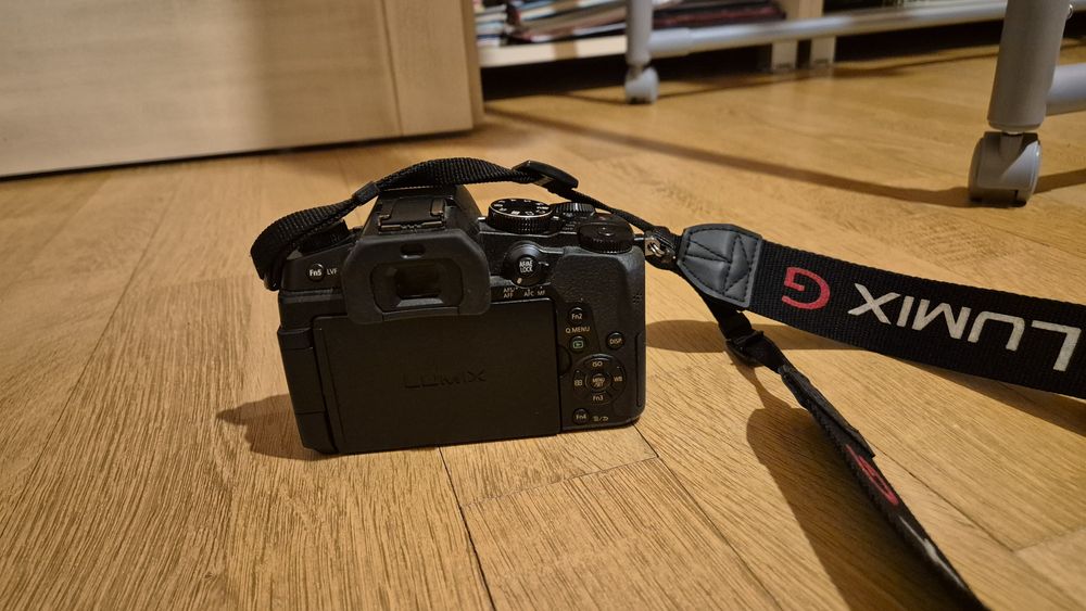 Vând  Vând aparat foto Panasonic Lumix DMC G80 M