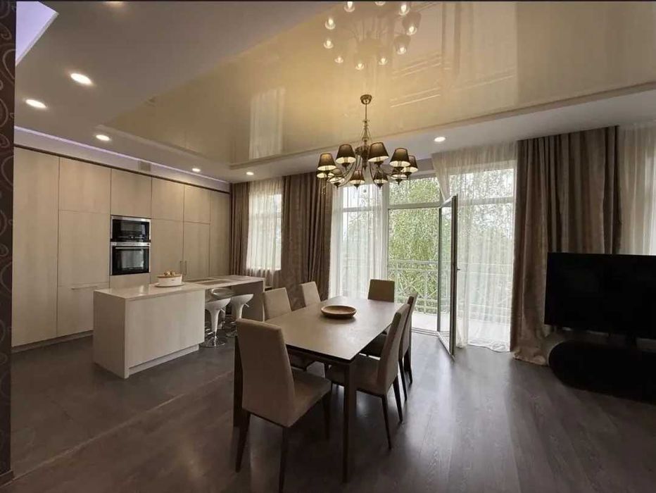 Дава се под наем Двустаен апартамент в София, Център - 55 кв.м за 448.8 € - Снимка #3