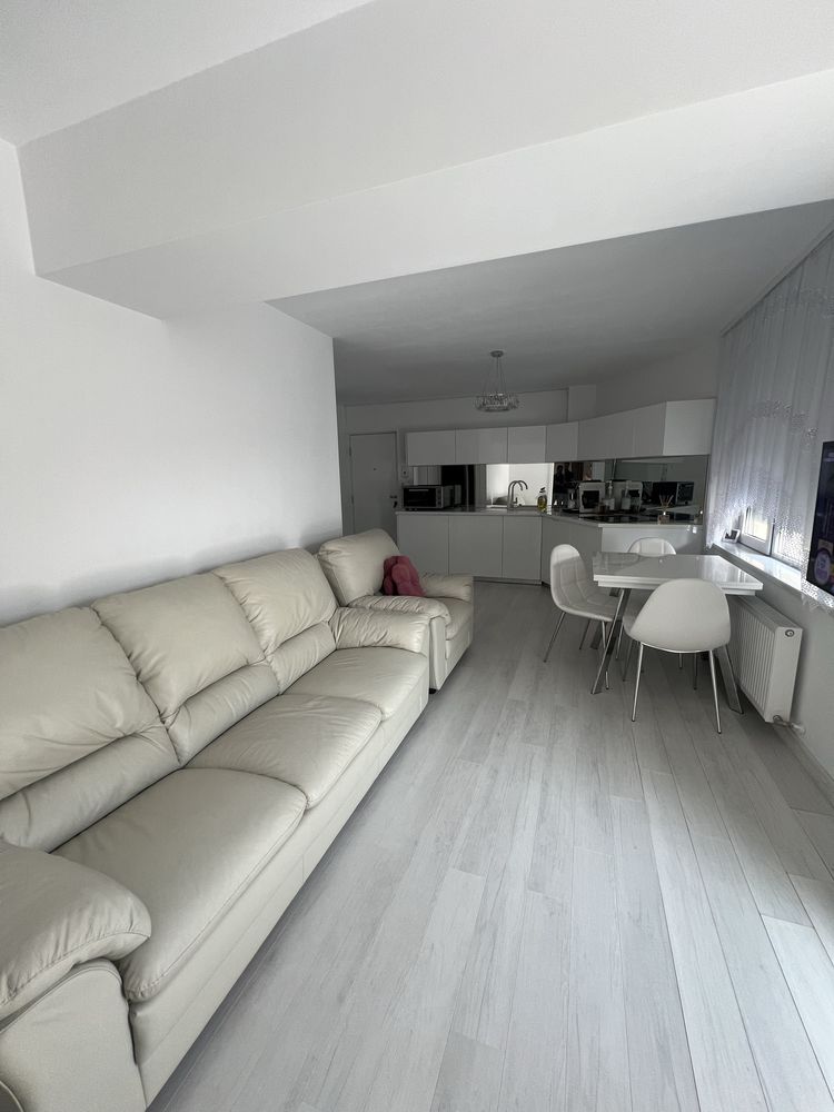 Vand apartament cu 2 camere
