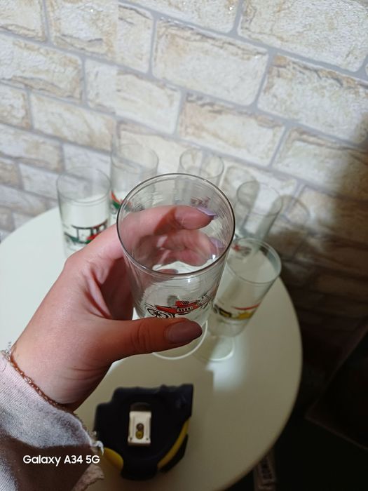 Уникални ретро чаши със ретро коли изобразени