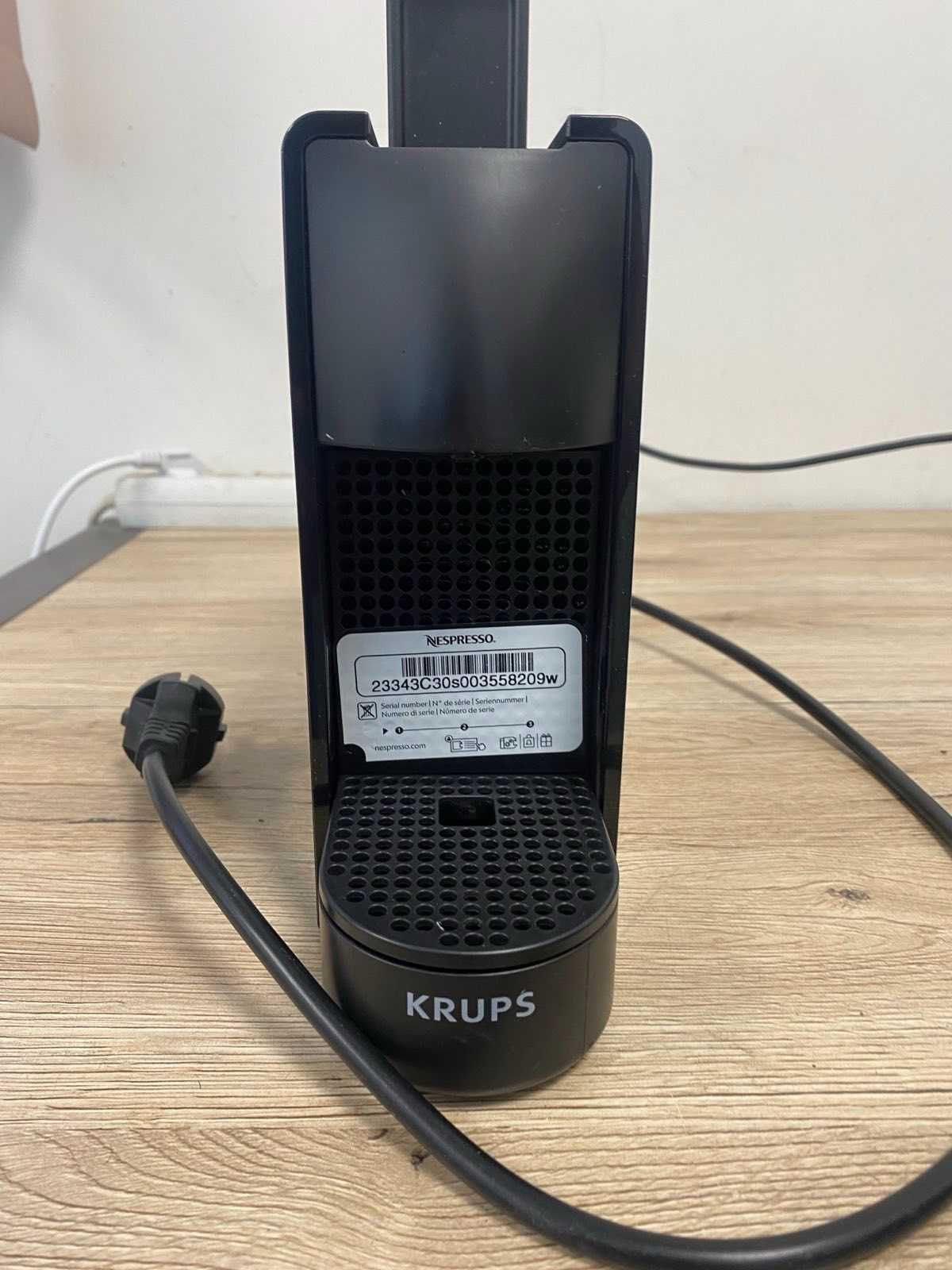 Кафемашина Nespresso-Krups XN110810 Essenza Mini Втора употреба