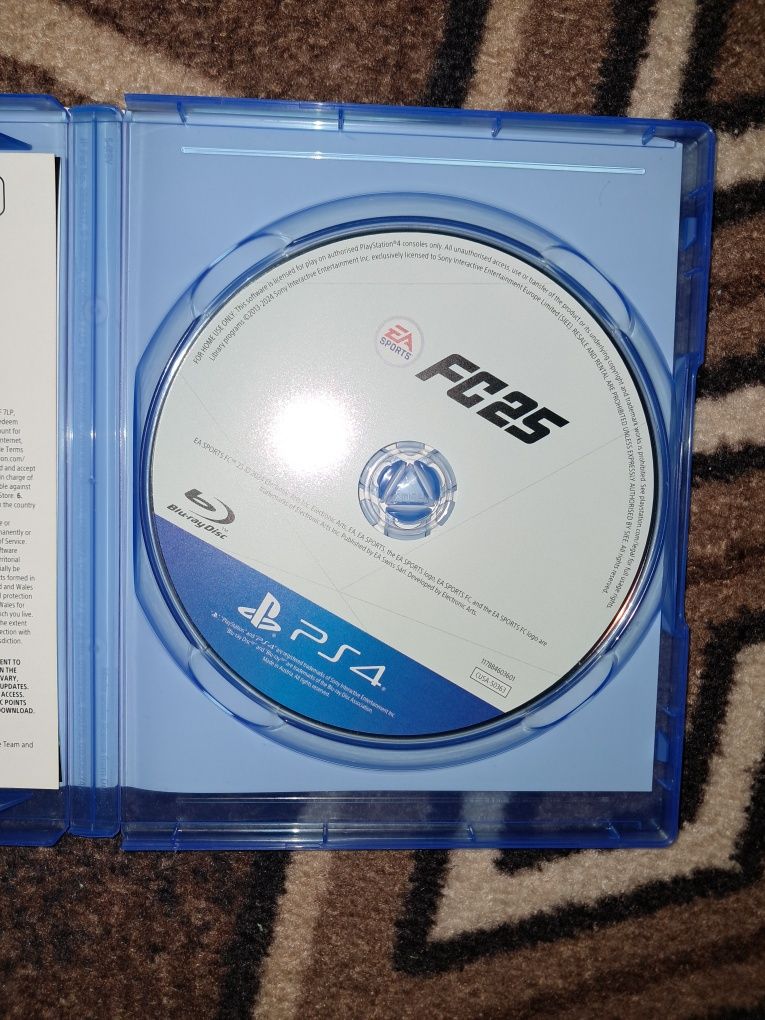 Продавам Fifa 25