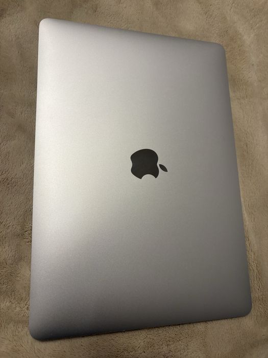 MacBook Air M1 2020 95% sanatate baterie