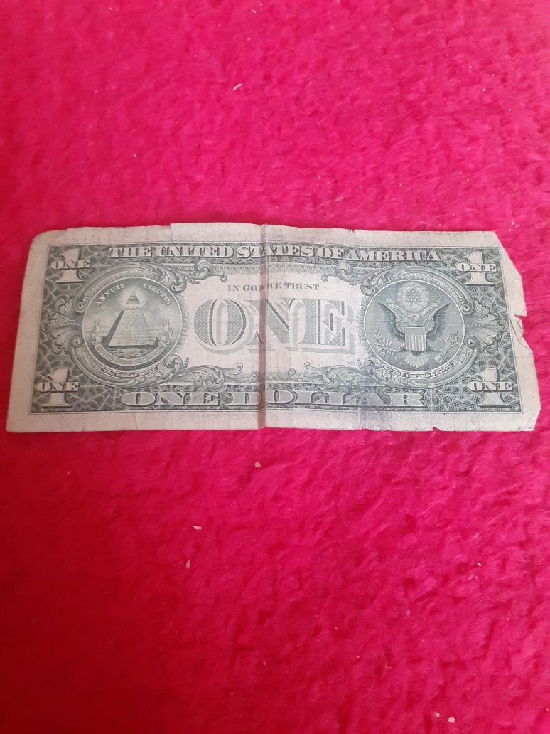 Bancnote de 5 dolari și  1 dolari vechi