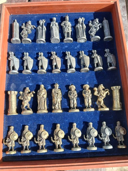 Изискан подарък Шах  с бронзови фигури