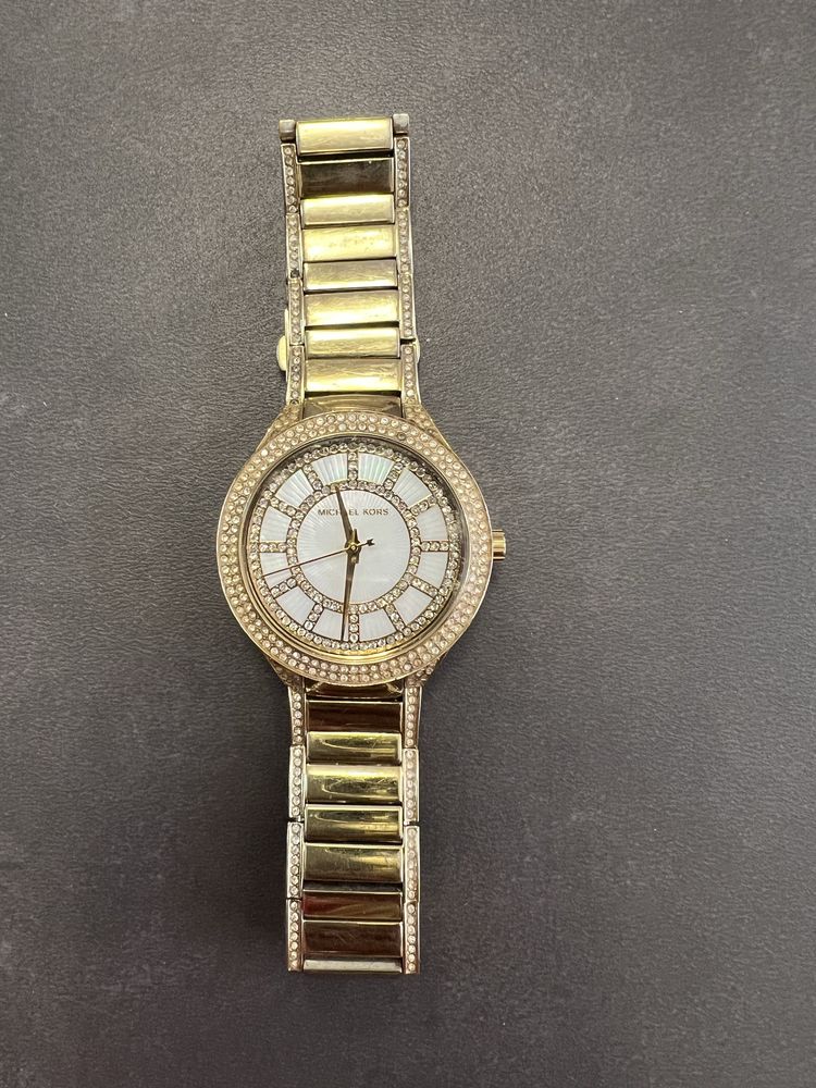 Часовник Michael Kors