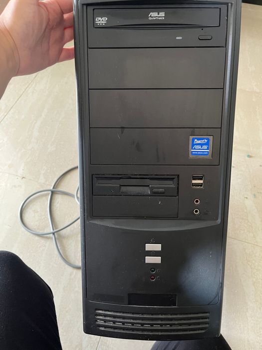 Vând unitate PC + tastatură A4Tech + mouse