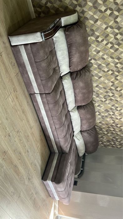 Диван в хорошем состоянии