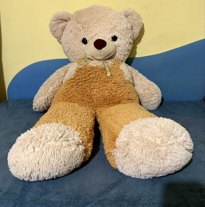 Голямо плюшено мече