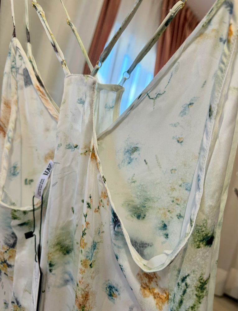 Rochie lungă satinata înflorată cu bretele subțiri Zara potrivita pt S