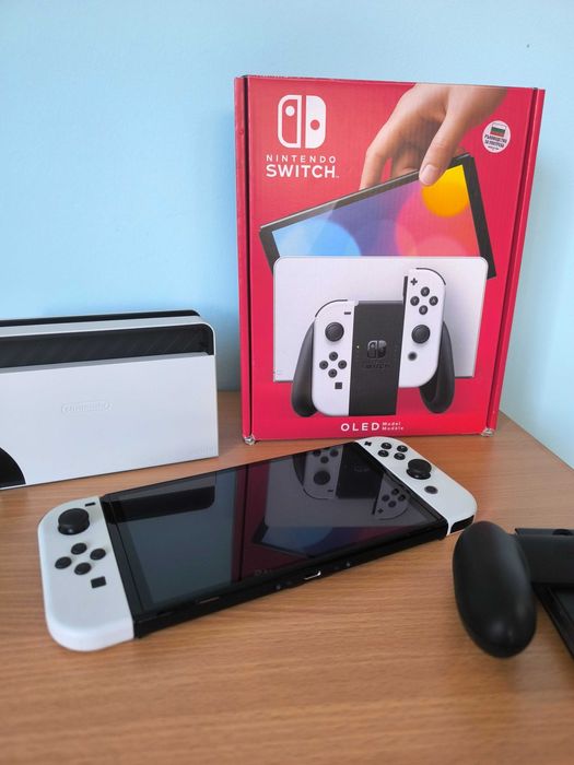 Nintendo Switch OLED (Бял) – В перфектно състояние, с оригинална кутия