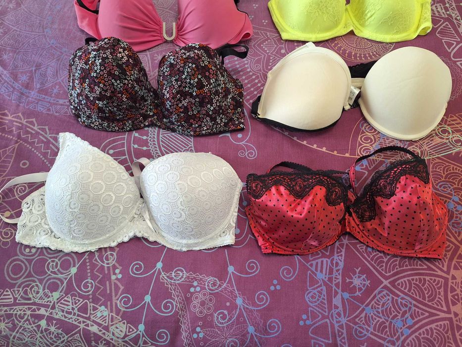 Lot sutiene marimea 85D in stare buna.