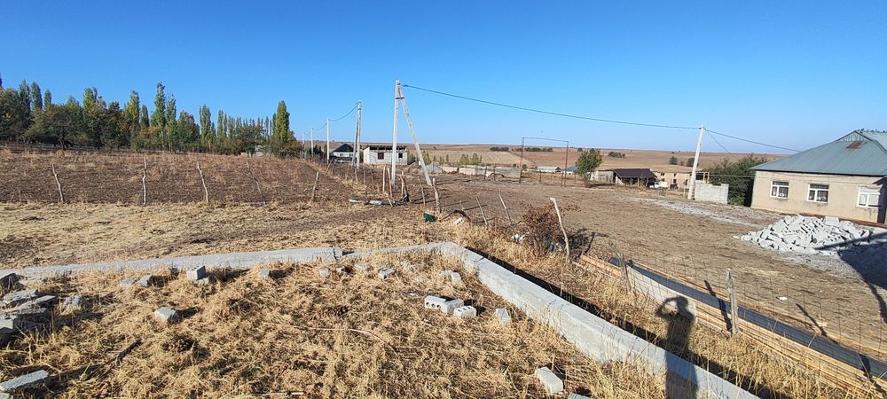 Продается или обменяю земельный участок с фундаментом