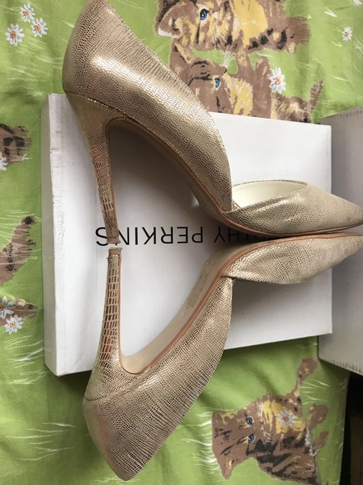 Официални златисти обувки Dorothy Perkins размер7