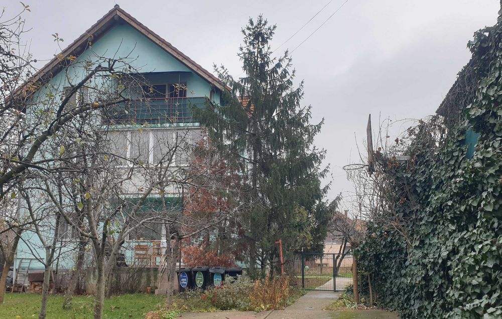 Apartament 2 camere în vilă cu curte. Parcare interioară.Str.Beiușului