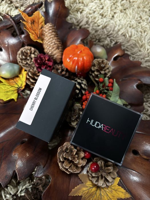 Huda beauty pudra