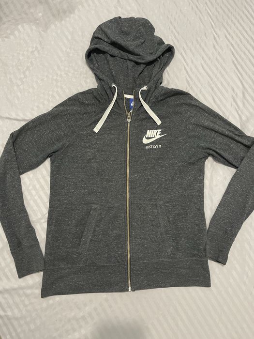 Bluza dama Nike, impecabila
