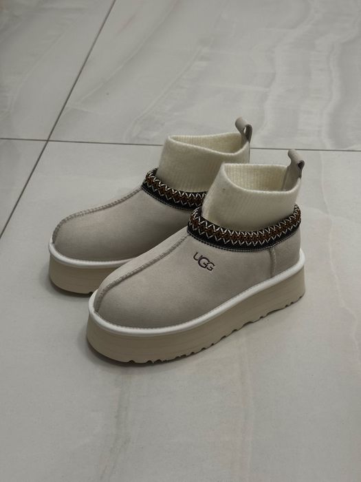 UGG tip soseta alb
