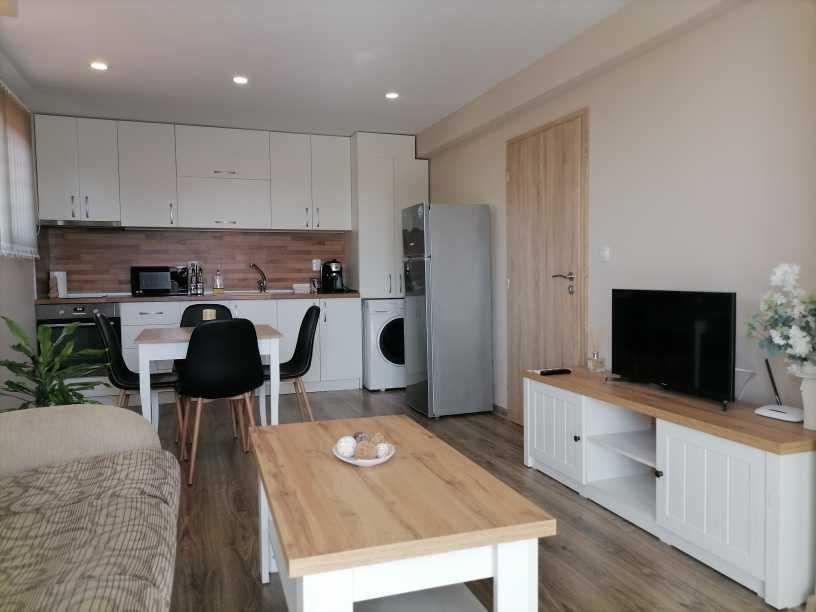 Луксозен тристаен апартамент с панорамни гледки - Свиленград, център