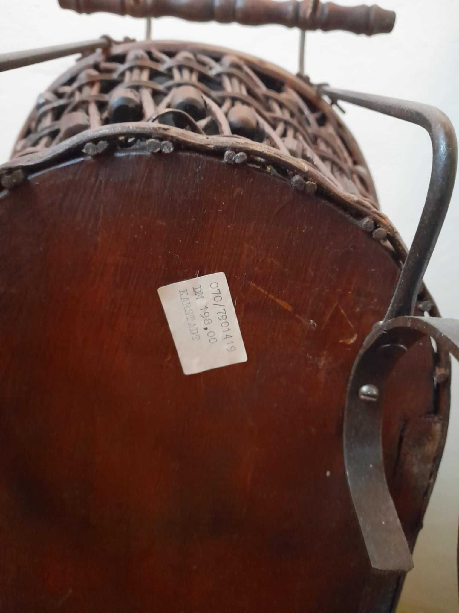 cărucior de păpuși vintage în stil victorian