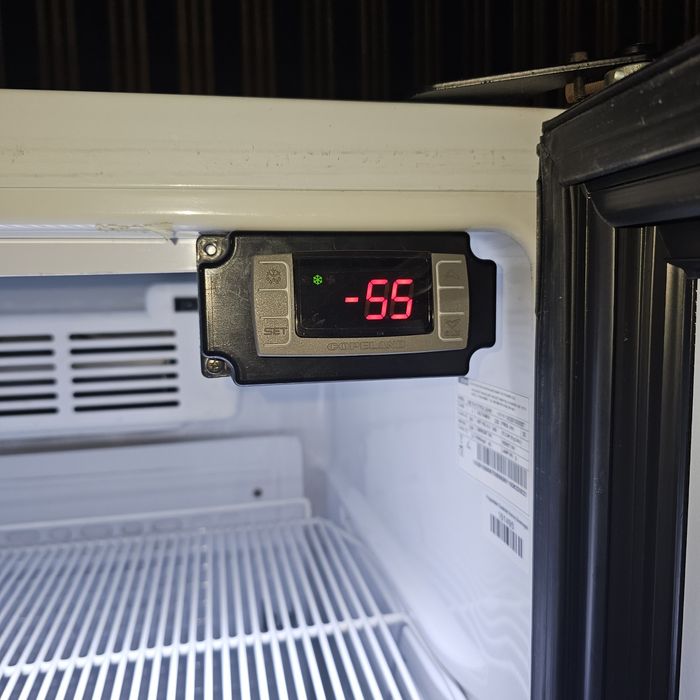 Frigider Vitrina Băuturi Sucuri Congelator