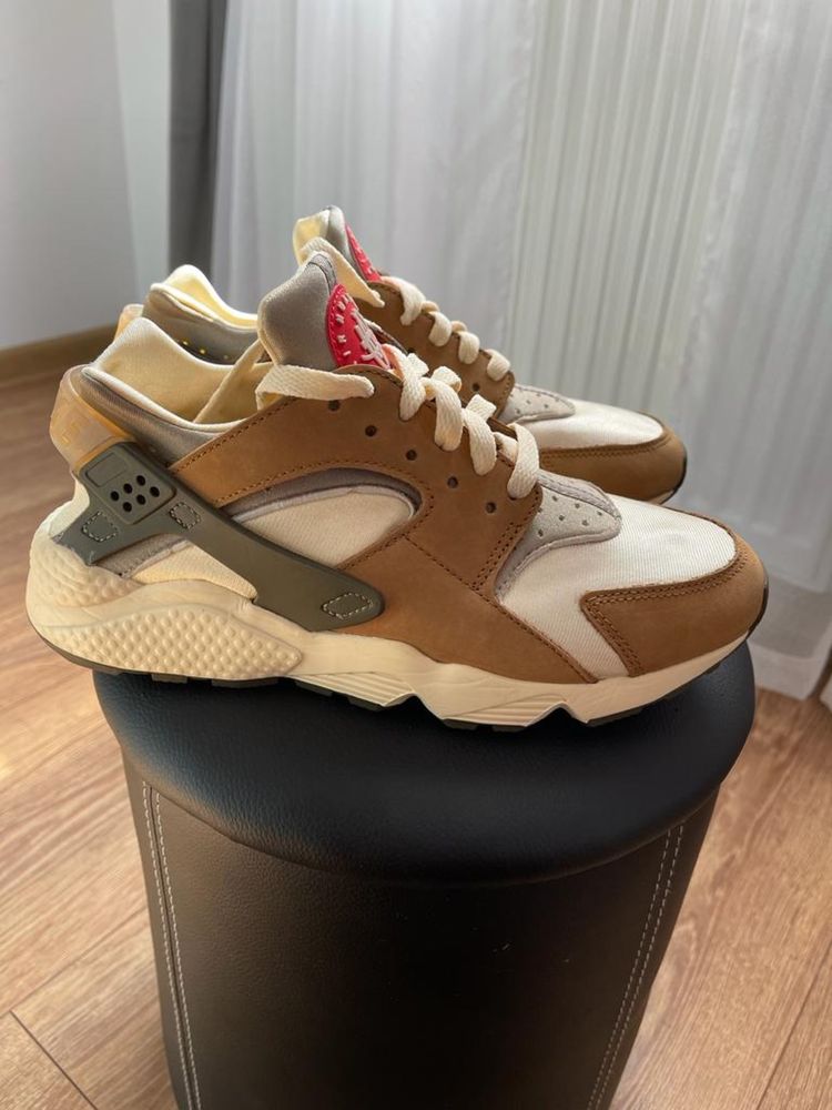 Nike x Stussy Huarache Desert Oak, marime 40.5