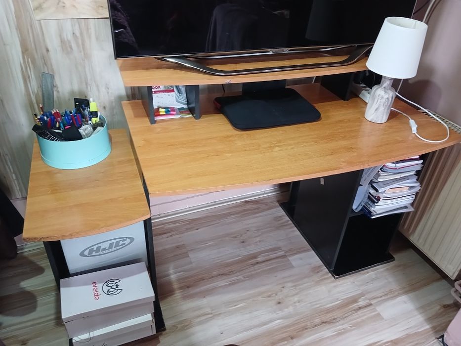 Vând masă de birou