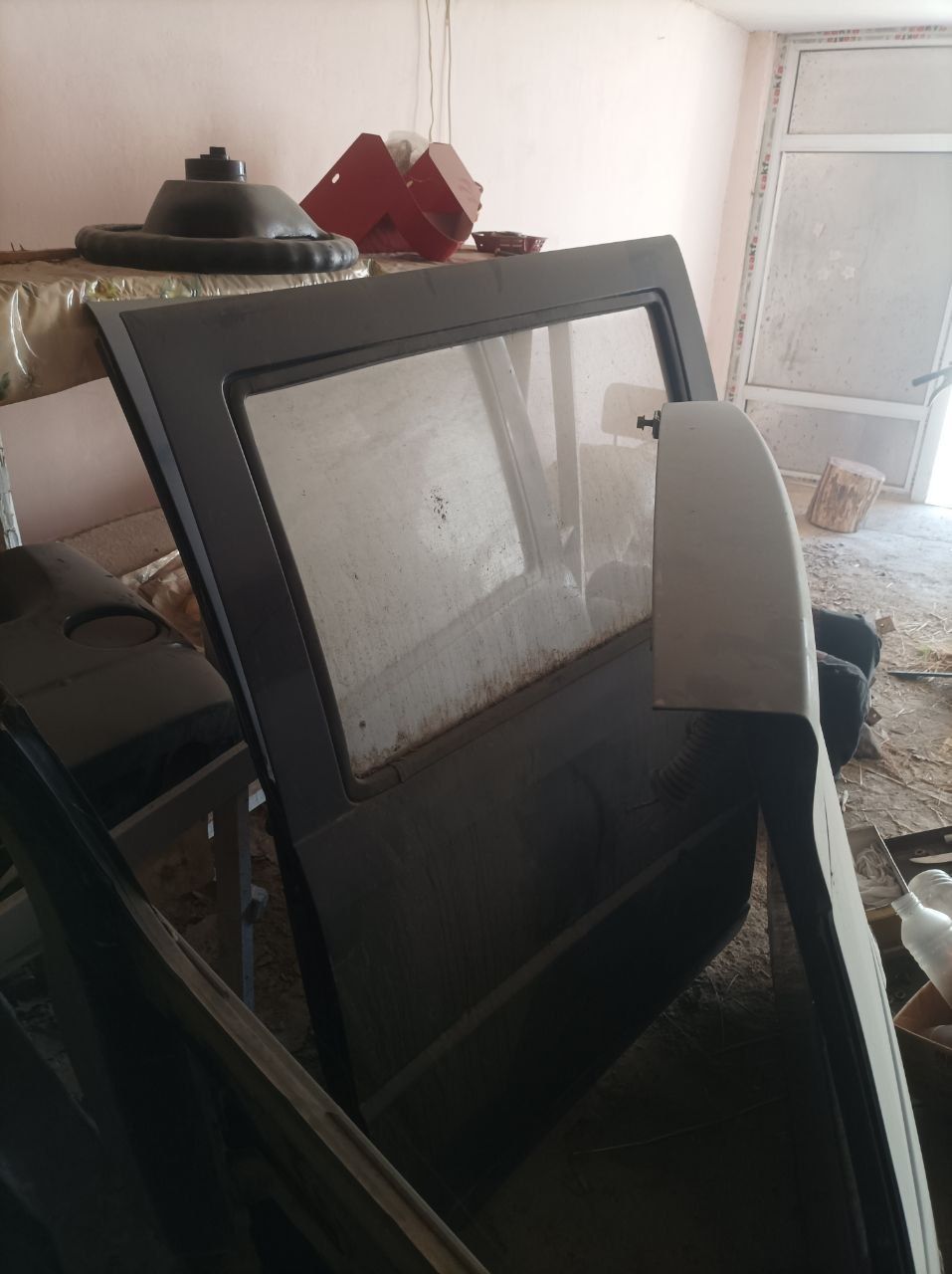 Changan orqa bagaj eshigi