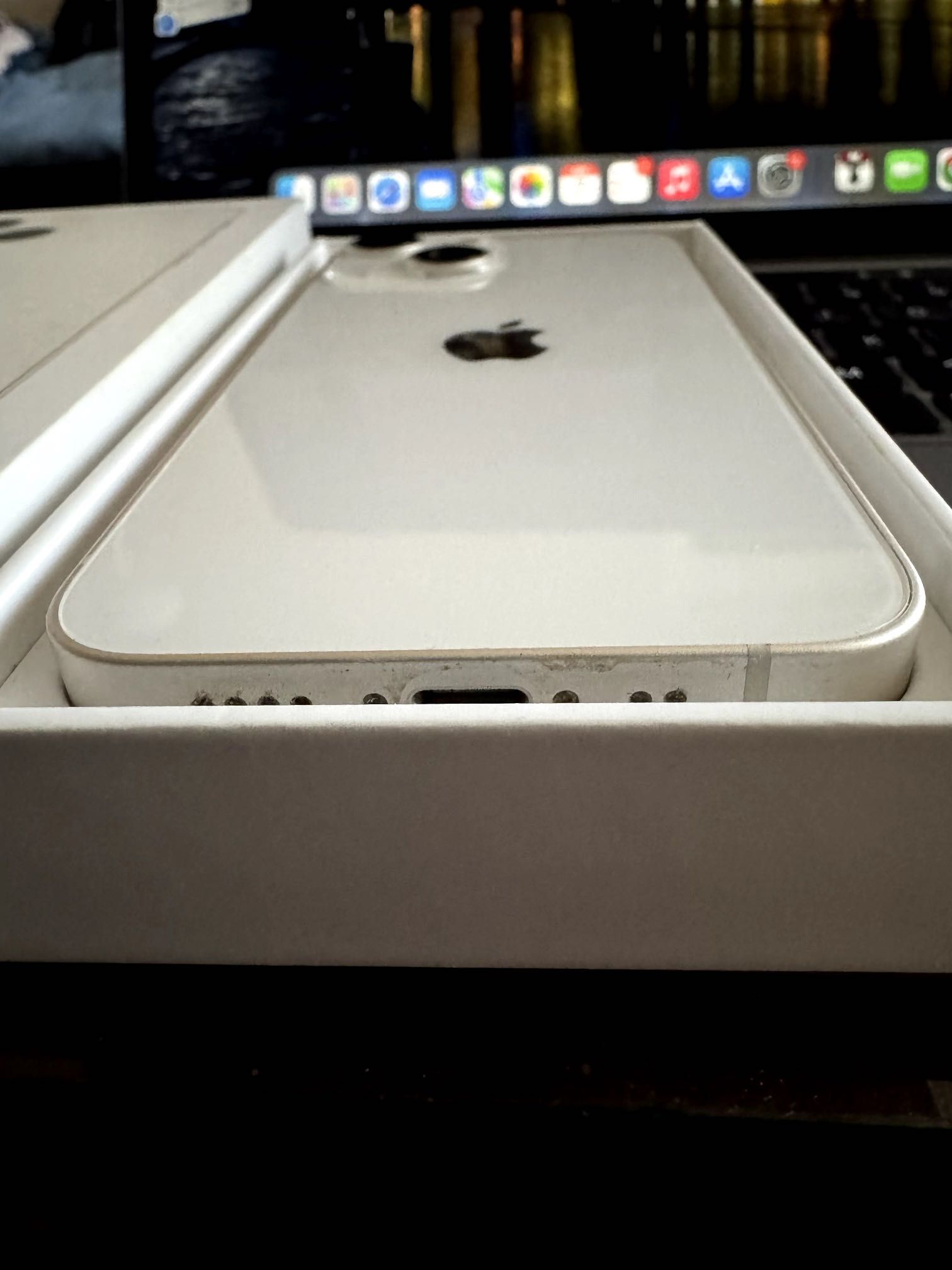 iPhone 13 mini неразличим от нов
