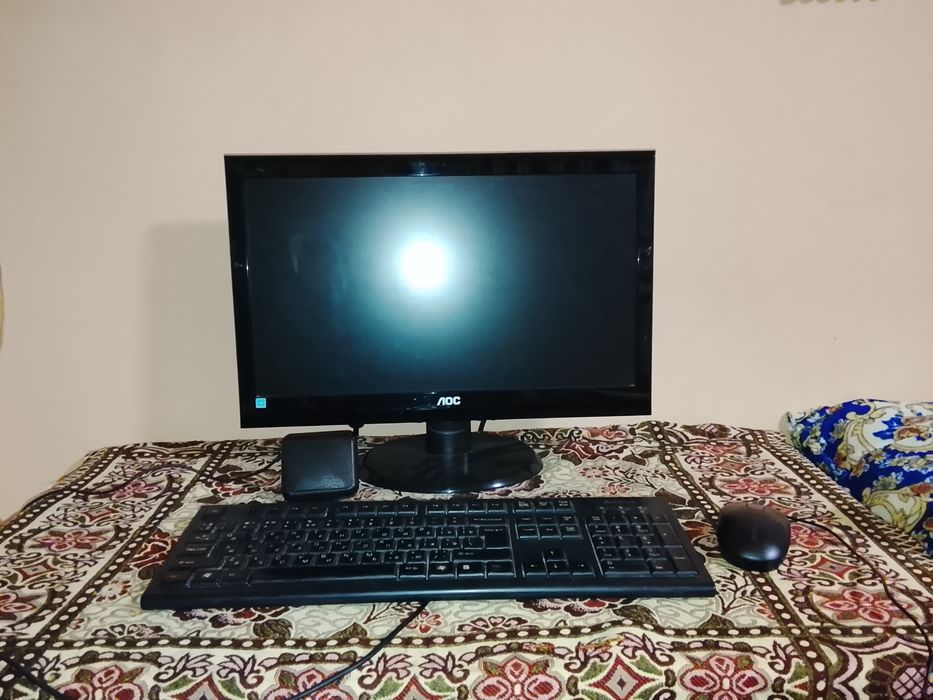 Komputer  sotiladi !